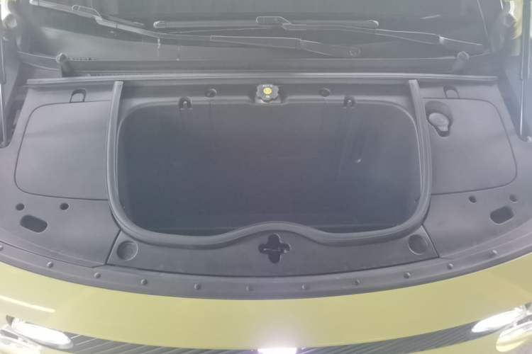 Used firefly 2025 Illuminated Edition Engine Bay