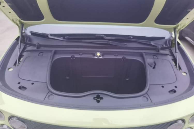 Used firefly 2025 Free Edition Engine Bay