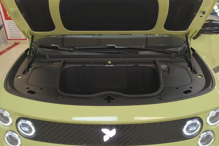 Used firefly 2025 Free Edition Engine Bay