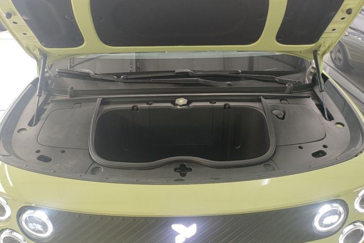 Used firefly 2025 Free Edition Engine Bay
