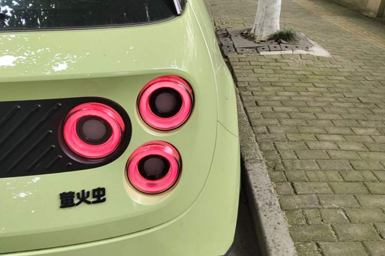 Used firefly 2025 Illuminated Edition Exterior 3