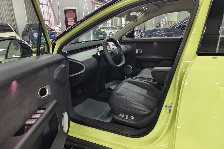 Used firefly 2025 Illuminated Edition Interior 1