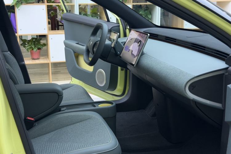 Used firefly 2025 Free Edition Interior 2