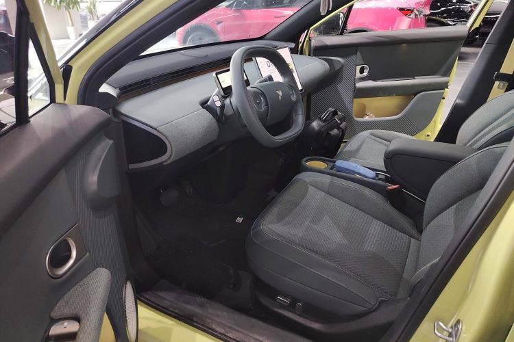 Used firefly 2025 Free Edition Interior 3