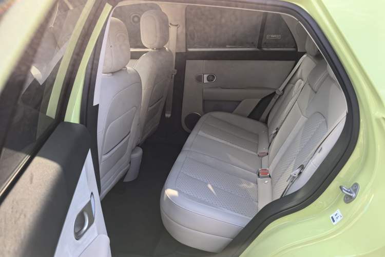 Used firefly 2025 Illuminated Edition Interior 4