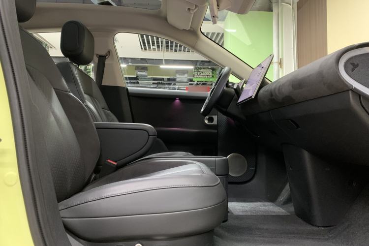 Used firefly 2025 Free Edition Interior 4