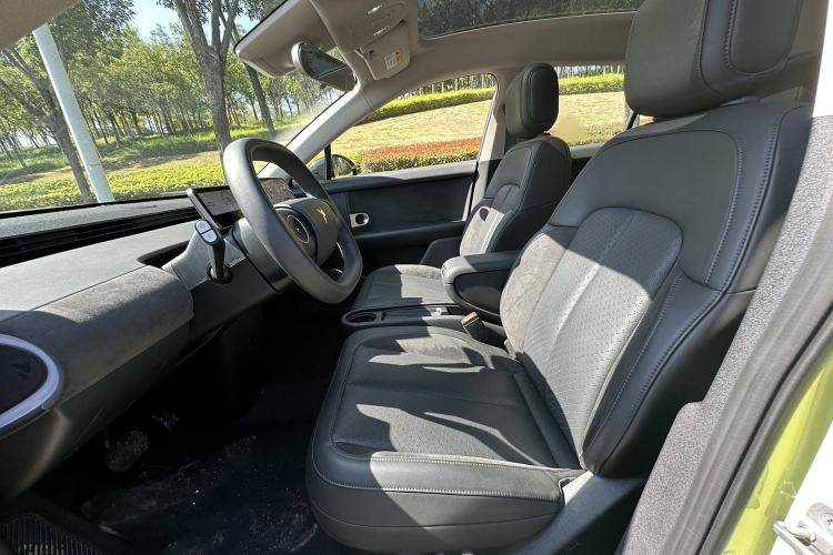 Used firefly 2025 Illuminated Edition Interior 4
