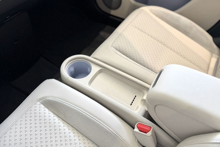 Used firefly 2025 Illuminated Edition Interior 5