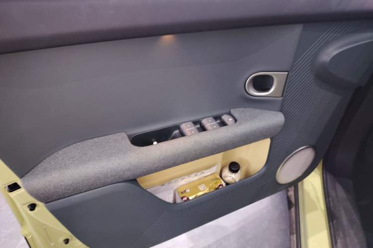 Used firefly 2025 Free Edition Interior 7