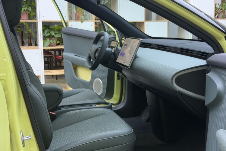 Used firefly 2025 Free Edition Interior 8