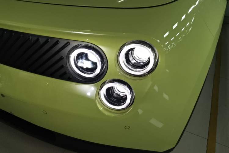 Used firefly 2025 Free Edition Left Front Headlight