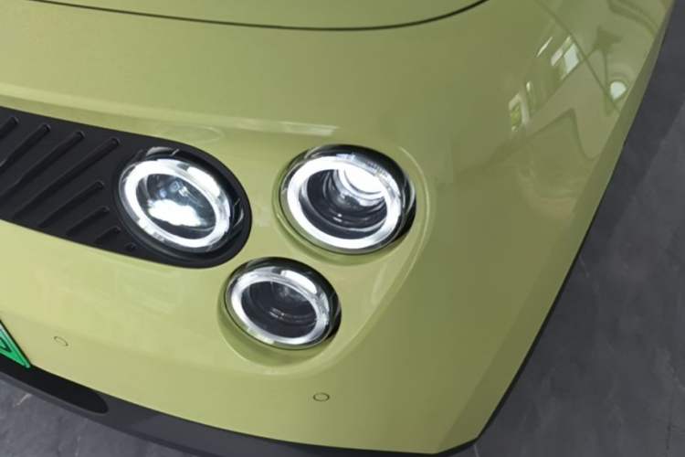 Used firefly 2025 Free Edition Left Front Headlight