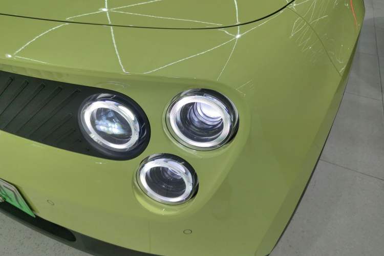 Used firefly 2025 Free Edition Left Front Headlight