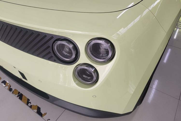 Used firefly 2025 Free Edition Left Front Headlight