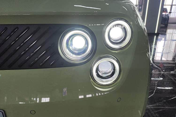 Used firefly 2025 Illuminated Edition Left Front Headlight