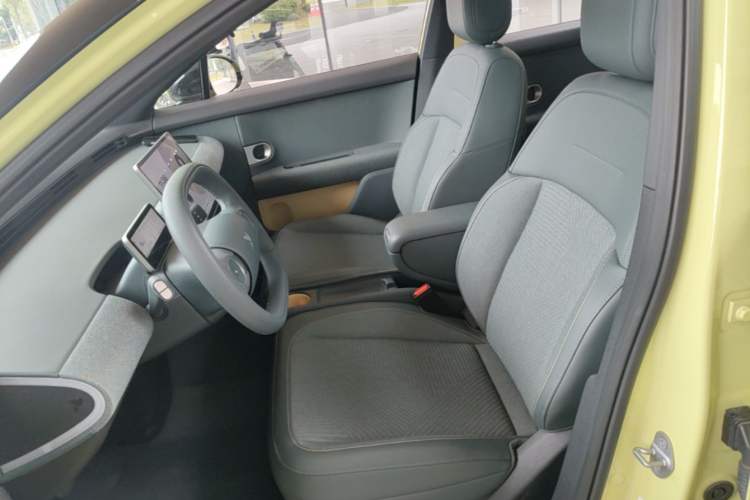 Used firefly 2025 Free Edition Left Front Seat
