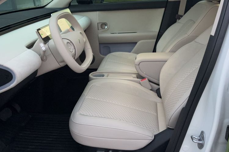 Used firefly 2025 Illuminated Edition Left Front Seat