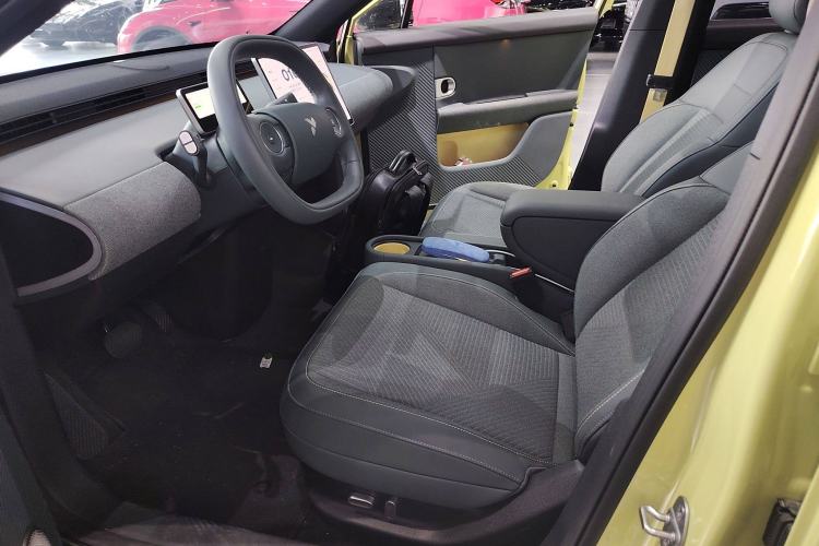 Used firefly 2025 Free Edition Left Front Seat