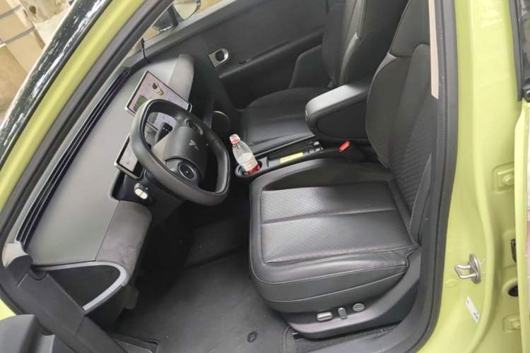 Used firefly 2025 Illuminated Edition Left Front Seat