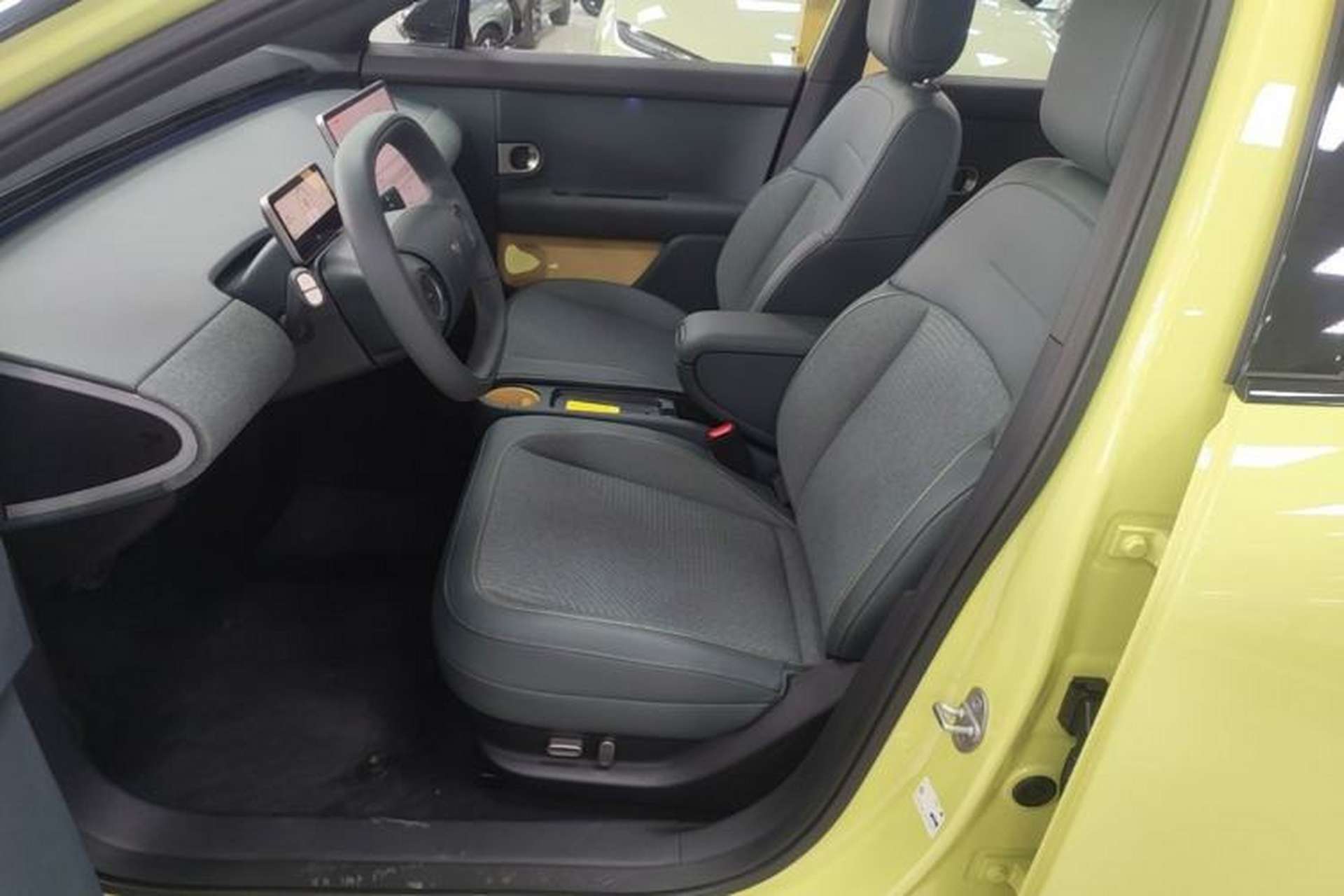 Used firefly 2025 Free Edition Left Front Seat