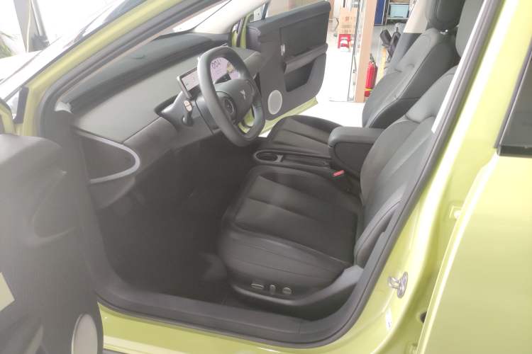 Used firefly 2025 Illuminated Edition Left Front Seat