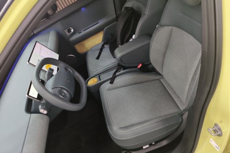 Used firefly 2025 Free Edition Left Front Seat