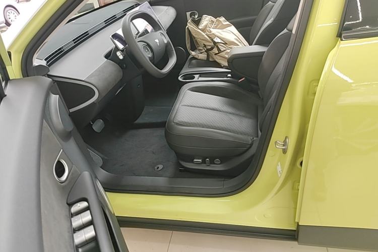 Used firefly 2025 Illuminated Edition Left Front Seat
