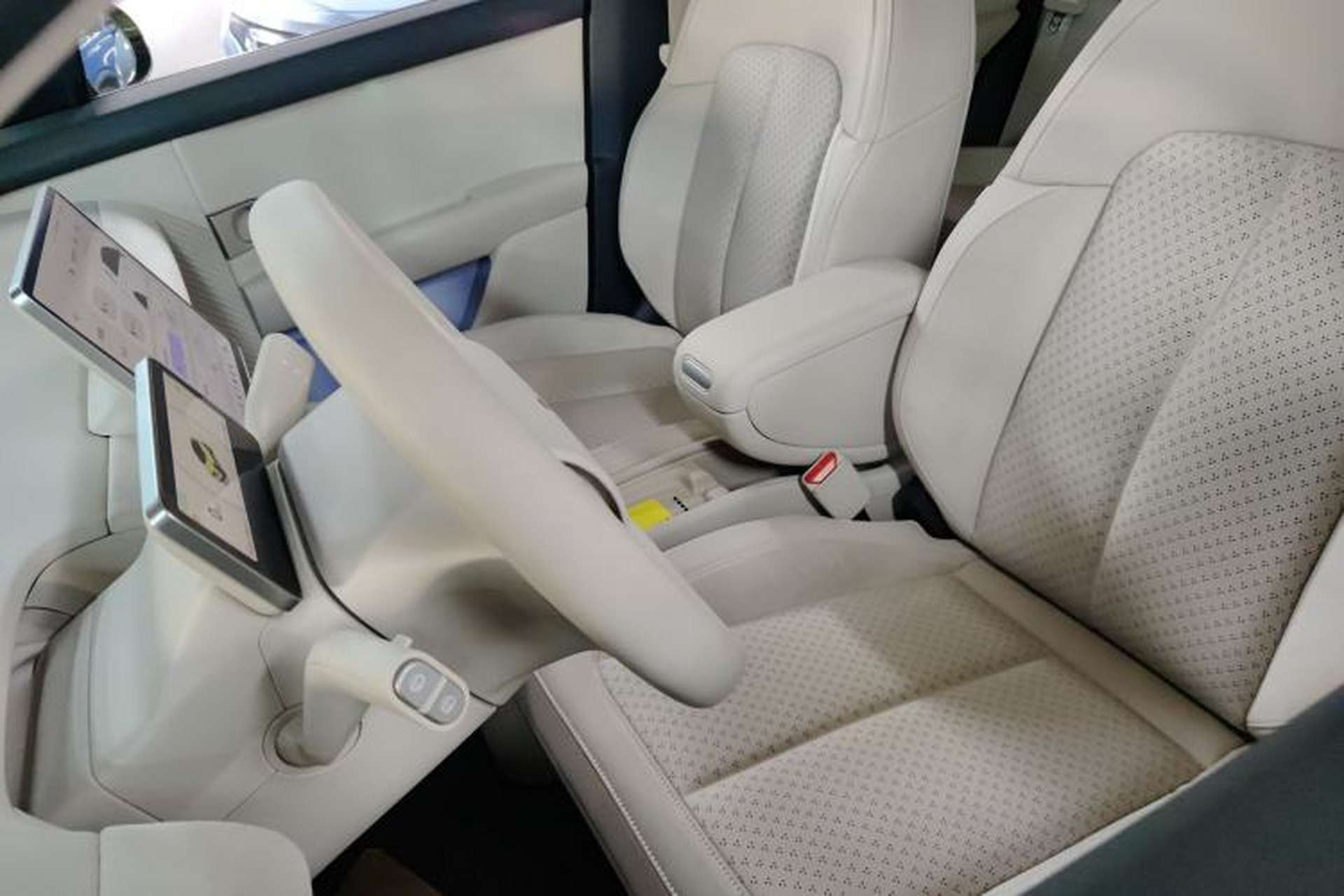 Used firefly 2025 Illuminated Edition Left Front Seat