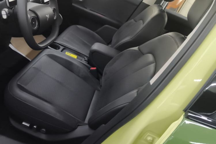 Used firefly 2025 Illuminated Edition Left Front Seat