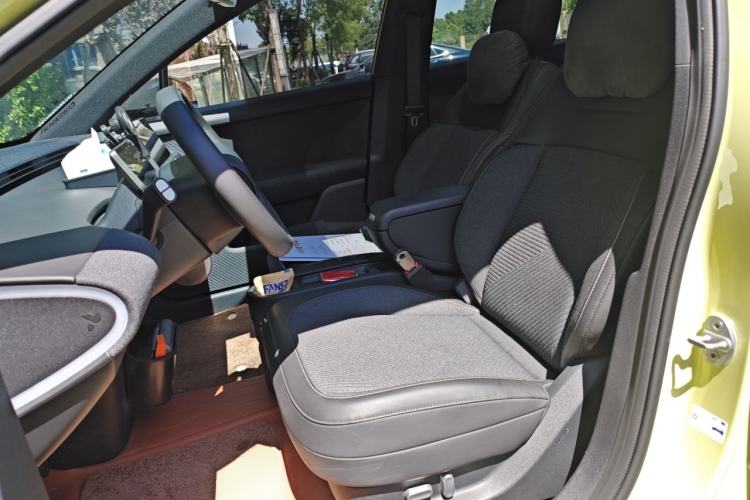 Used firefly 2025 Free Edition Left Front Seat
