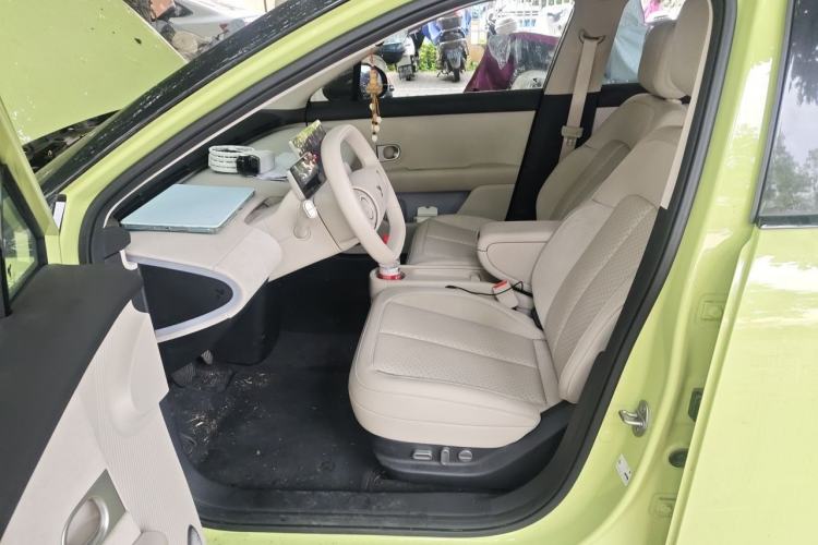 Used firefly 2025 Illuminated Edition Left Front Seat