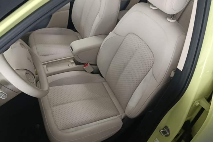 Used firefly 2025 Illuminated Edition Left Front Seat