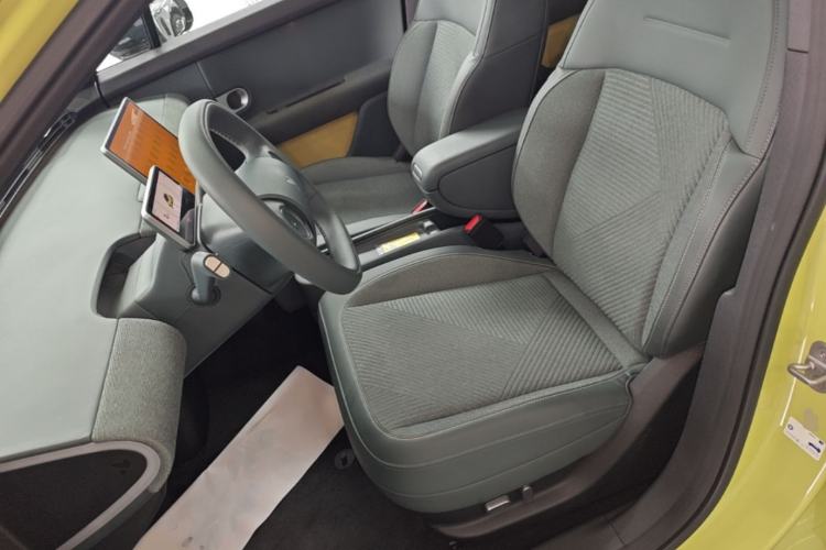 Used firefly 2025 Free Edition Left Front Seat