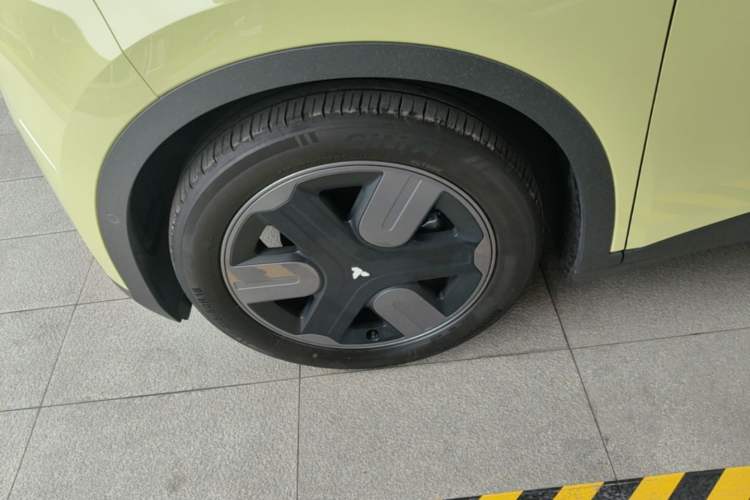Used firefly 2025 Free Edition Left Front Wheel Hub