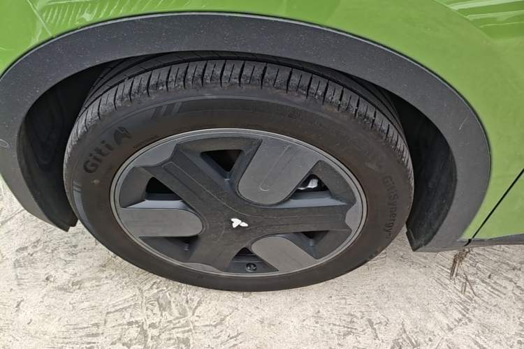 Used firefly 2025 Illuminated Edition Left Front Wheel Hub