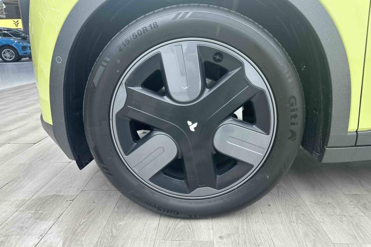 Used firefly 2025 Free Edition Left Front Wheel Hub