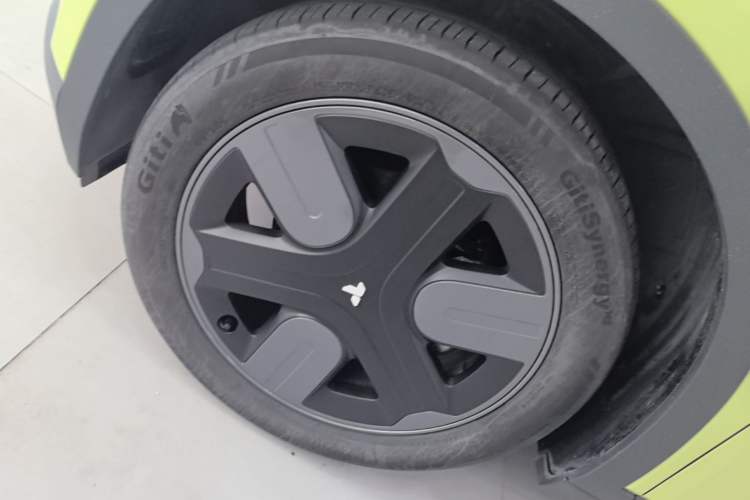 Used firefly 2025 Free Edition Left Front Wheel Hub
