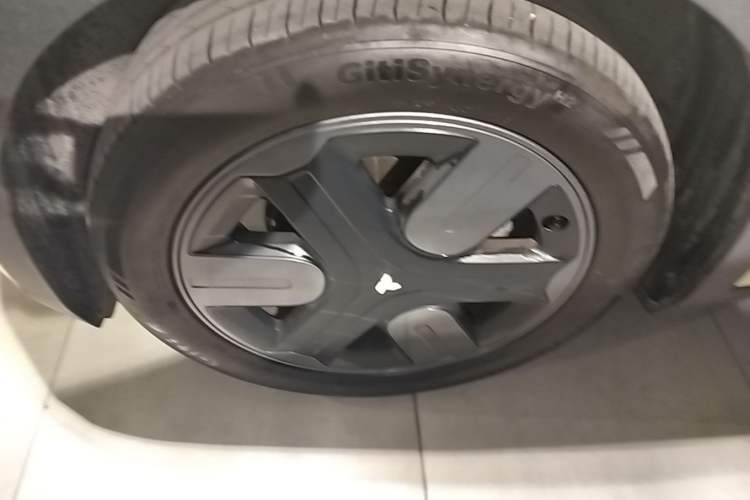 Used firefly 2025 Free Edition Left Front Wheel Hub