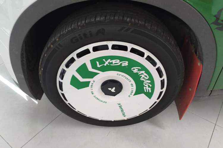 Used firefly 2025 Free Edition Left Front Wheel Hub