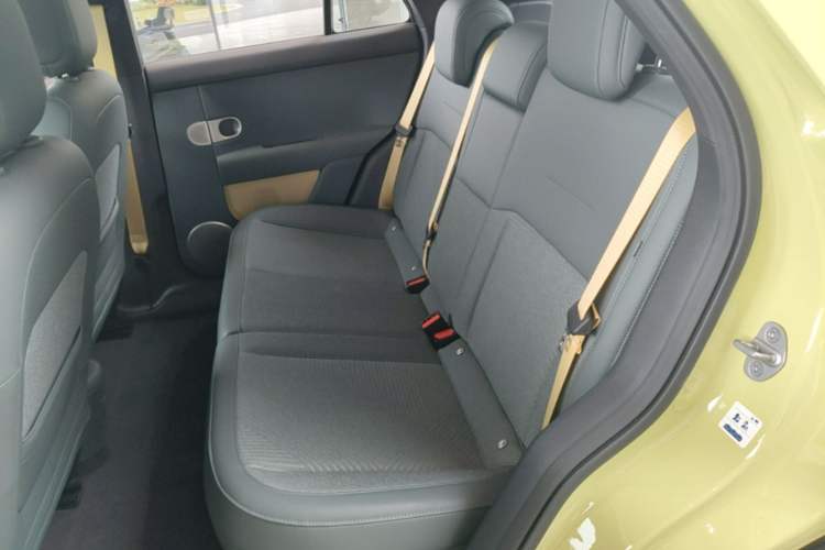 Used firefly 2025 Free Edition Left Rear Seat