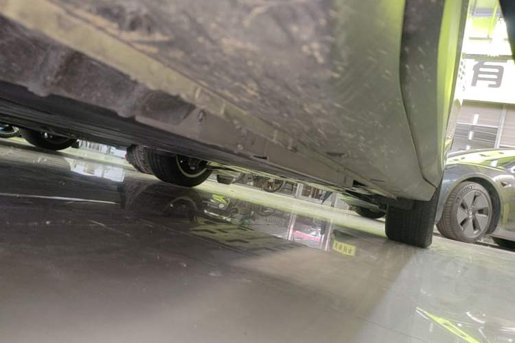 Used firefly 2025 Free Edition Left Side Sill