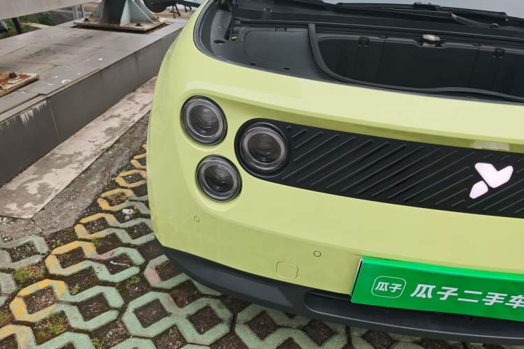Used firefly 2025 Illuminated Edition Right Front Headlight