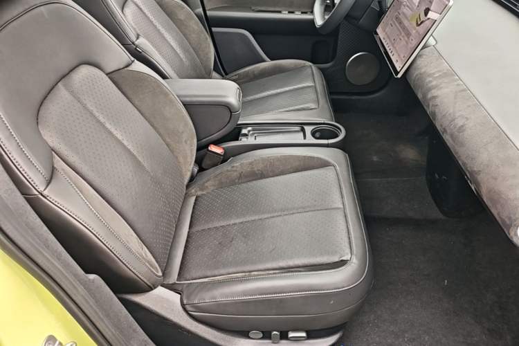 Used firefly 2025 Illuminated Edition Right Front Seat