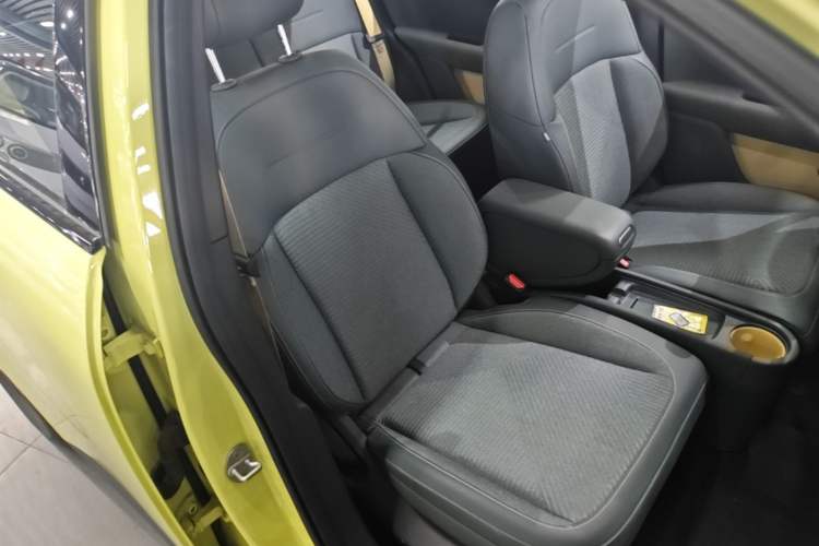 Used firefly 2025 Free Edition Right Front Seat