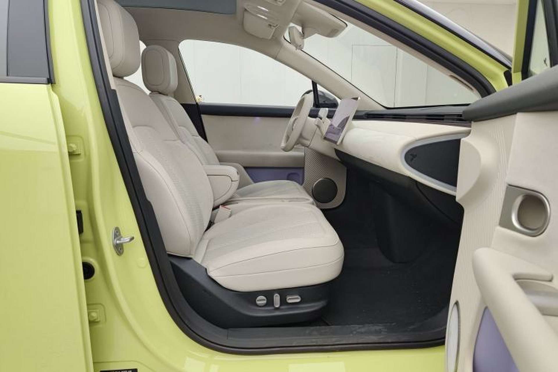 Used firefly 2025 Illuminated Edition Right Front Seat