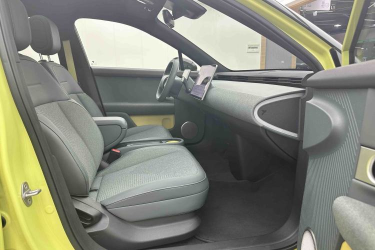Used firefly 2025 Free Edition Right Front Seat