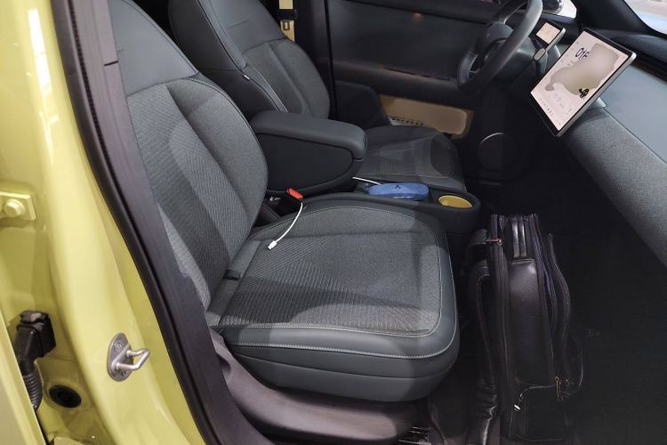 Used firefly 2025 Free Edition Right Front Seat