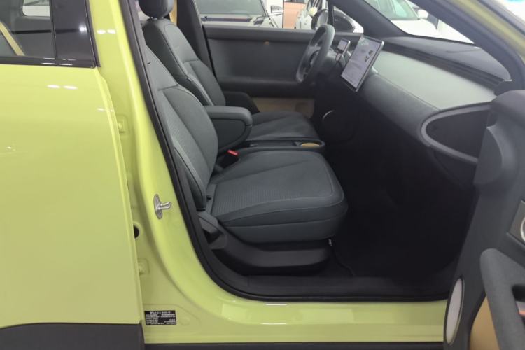 Used firefly 2025 Free Edition Right Front Seat