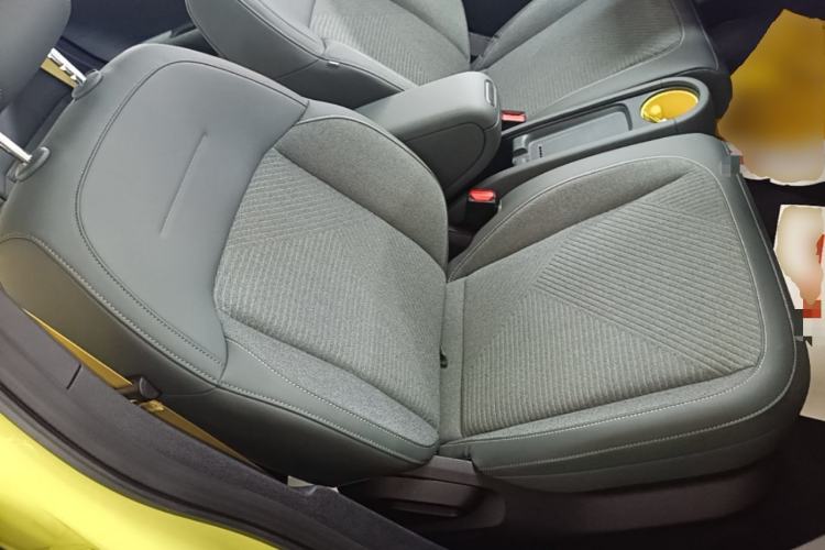 Used firefly 2025 Free Edition Right Front Seat