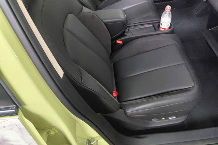 Used firefly 2025 Illuminated Edition Right Front Seat